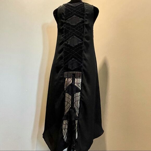 TRAC | Breezy Crochet Back Hi Lo Tank, Size Small - Picture 6 of 11